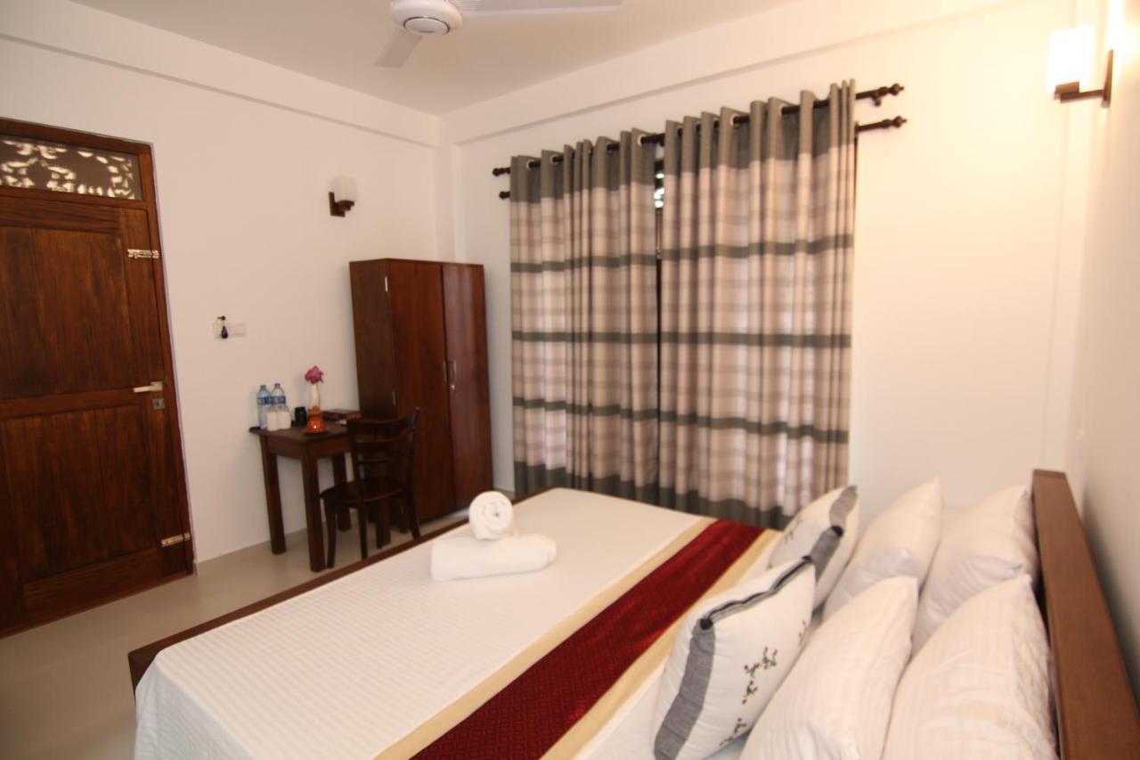 Mihira Gedara Apartments Унаватуна Экстерьер фото