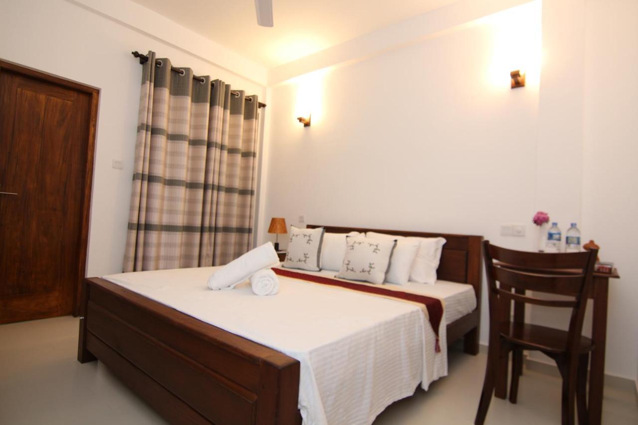 Mihira Gedara Apartments Унаватуна Экстерьер фото