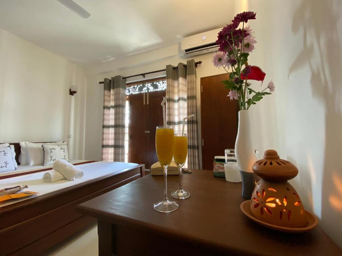 Mihira Gedara Apartments Унаватуна Экстерьер фото