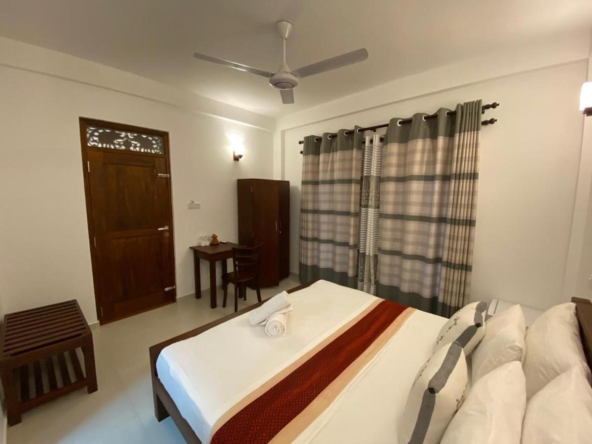 Mihira Gedara Apartments Унаватуна Экстерьер фото