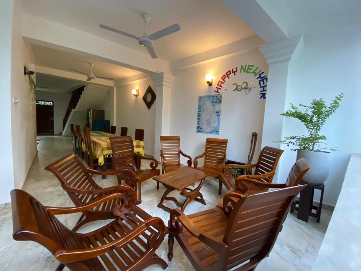 Mihira Gedara Apartments Унаватуна Экстерьер фото